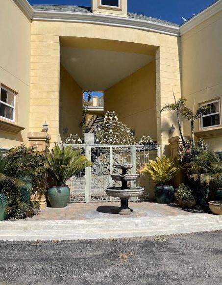 2301 Roscomare Rd 1-2 Beds Apartment, Townhouse for Rent - Photo Gallery 34